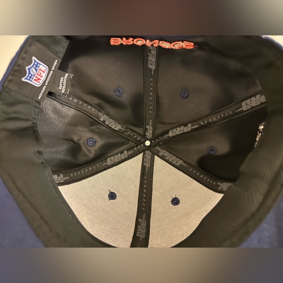 LIKE NEW - Denver Broncos SnapBack Hat - NFL Officially Licensed Pro - Picture 6 of 6